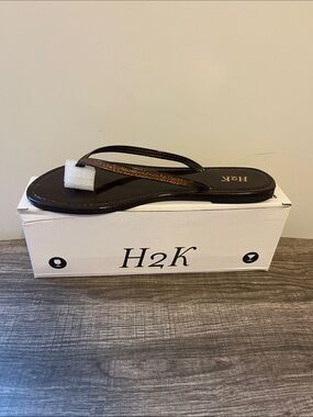 H2K Sassy Brown Glitter Thong Flip Flop Sandals Women’s Multiple Sizes 7-11 NIB